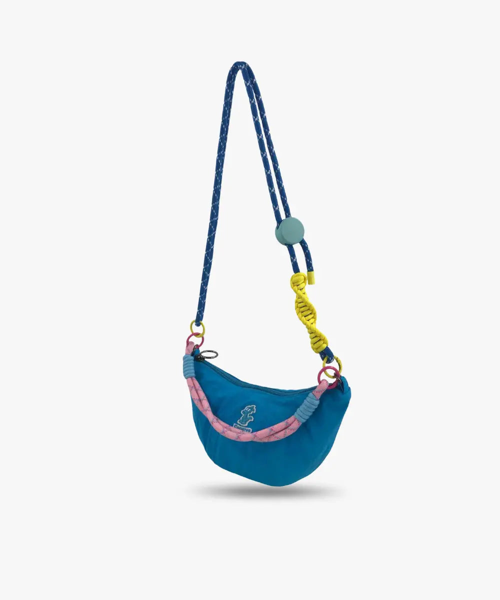 Croissant bag – Compact, Colorful & Versatile Global MAG point